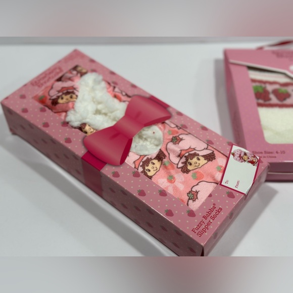 Strawberry Shortcake Slippers Socks And 2 Pairs Of Crew Socks - Picture 7 of 7